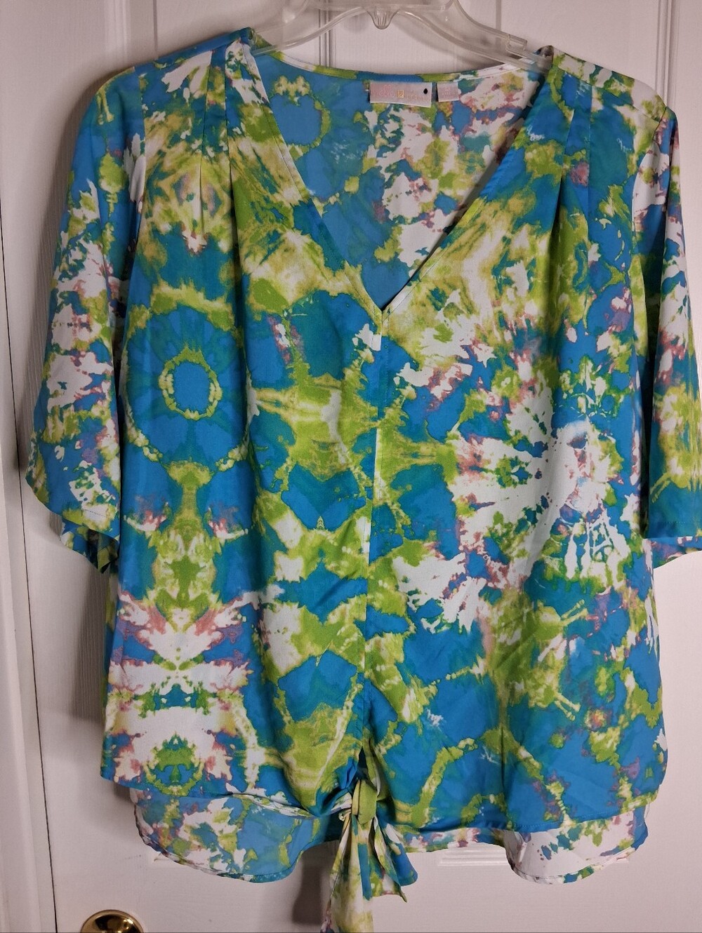 Belle by Kim Gravel Vibrant Women’s V-Neck Tie-Hem Blouse in Blue & Green SZ 2X